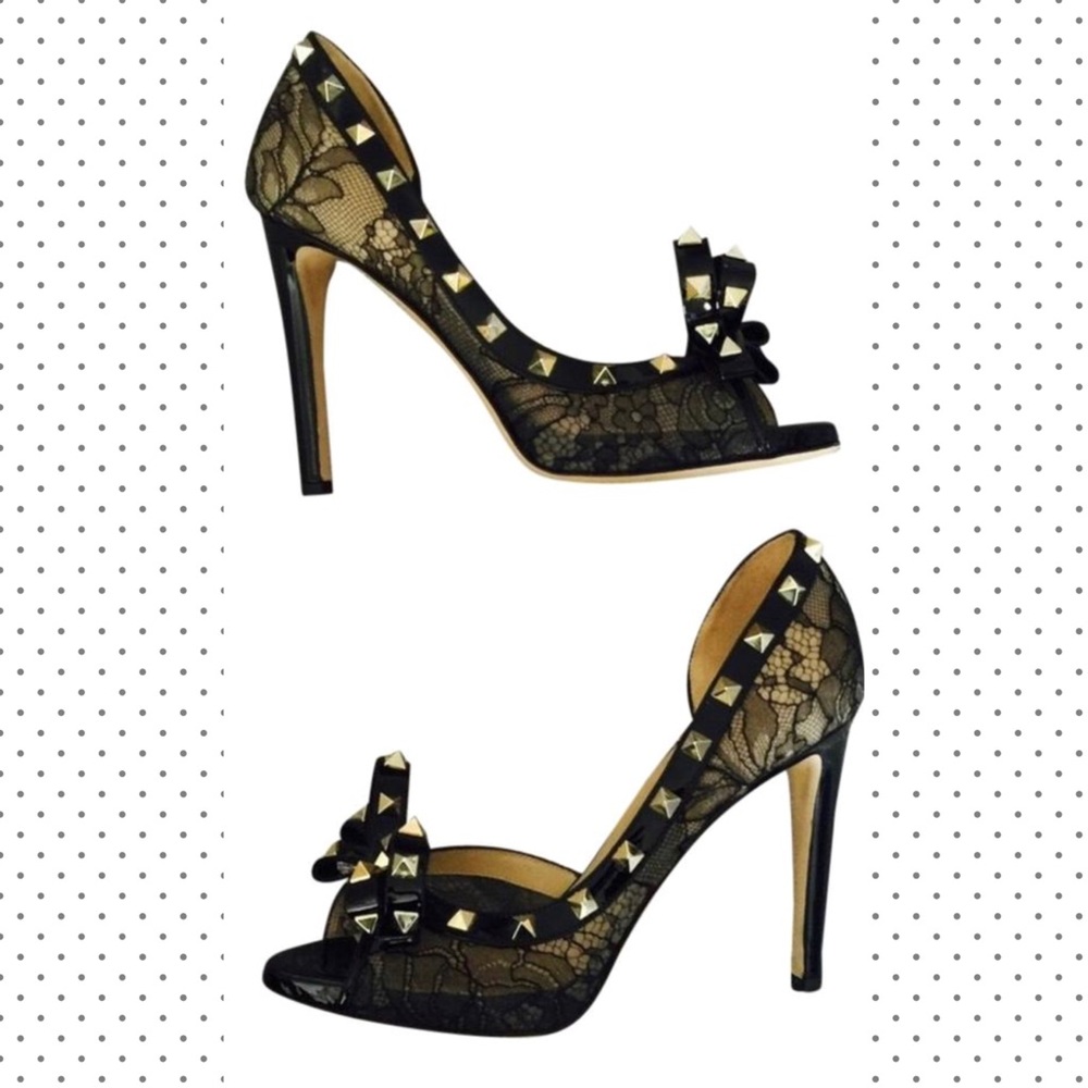 ❌SOLD ❌Valentino Black Lace Rockstud D'Orsay Pumps - Picture 1 of 8